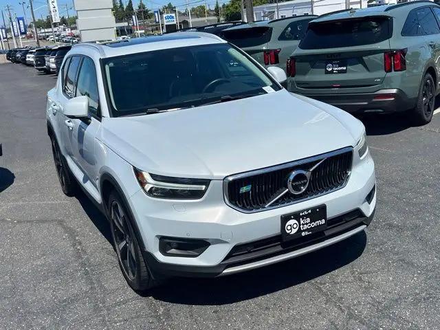 2020 Volvo XC40 T5 Momentum
