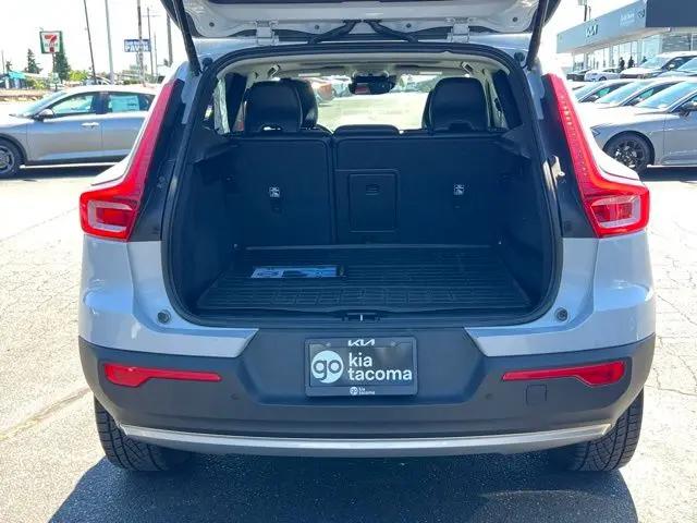 2020 Volvo XC40 T5 Momentum