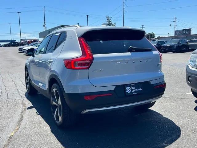 2020 Volvo XC40 T5 Momentum