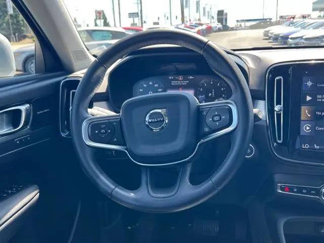 2020 Volvo XC40 T5 Momentum