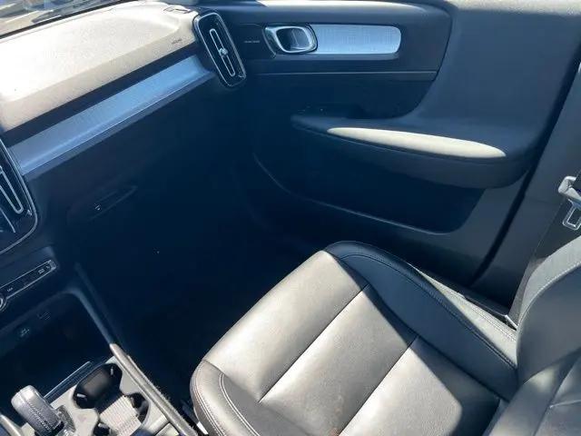 2020 Volvo XC40 T5 Momentum