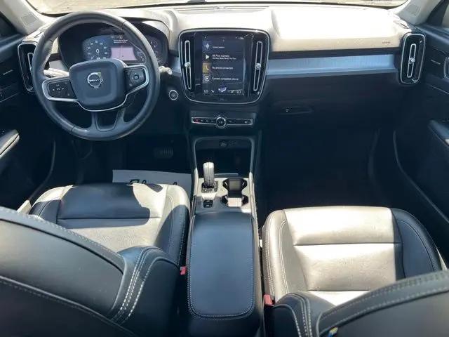 2020 Volvo XC40 T5 Momentum