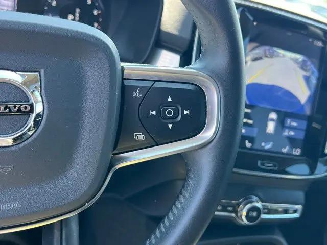 2020 Volvo XC40 T5 Momentum