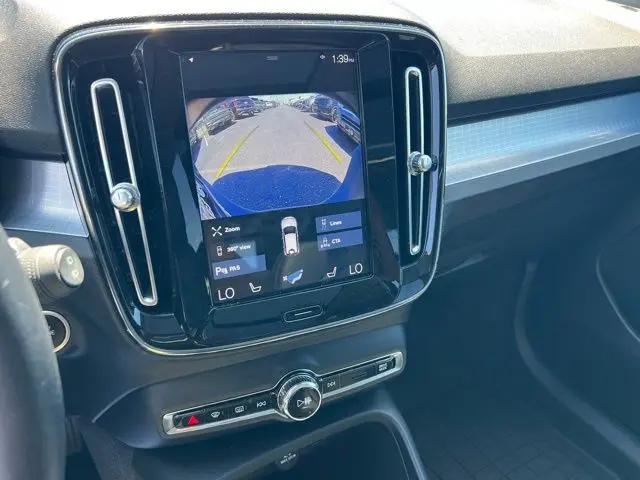 2020 Volvo XC40 T5 Momentum