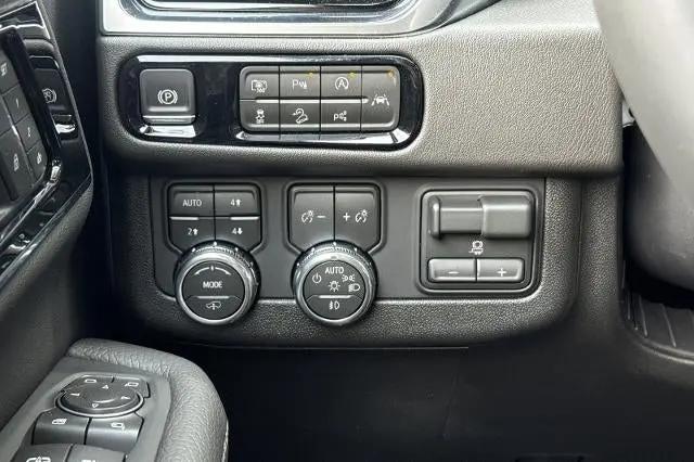 2026 GMC Yukon XL 4WD Denali