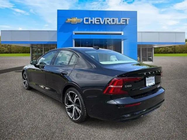2024 Volvo S60 B5 Plus Dark Theme