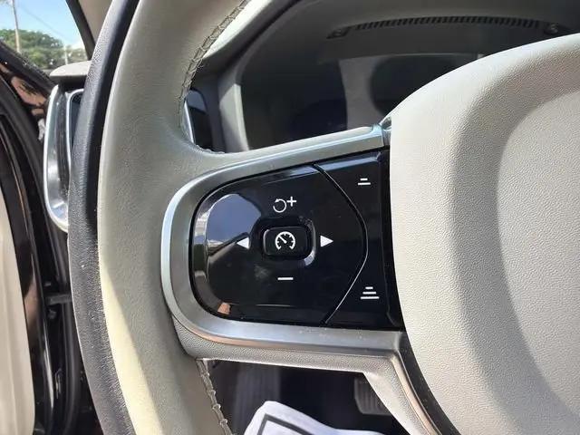 2024 Volvo S60 B5 Plus Dark Theme