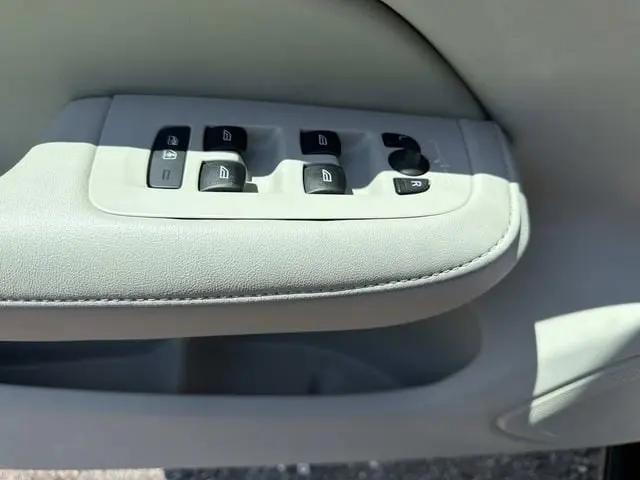 2024 Volvo S60 B5 Plus Dark Theme