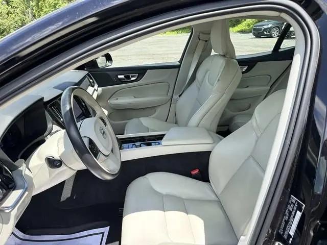 2024 Volvo S60 B5 Plus Dark Theme