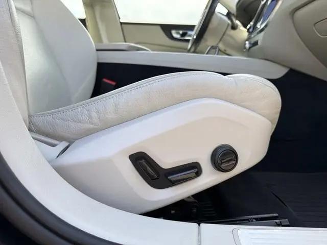 2024 Volvo S60 B5 Plus Dark Theme