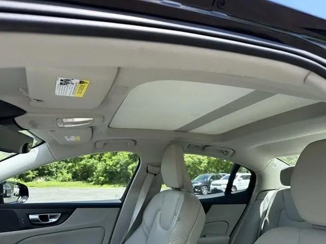2024 Volvo S60 B5 Plus Dark Theme