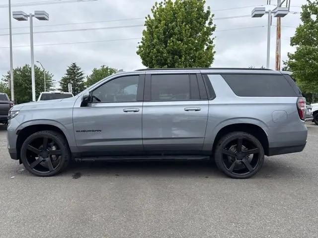 2022 Chevrolet Suburban 4WD RST