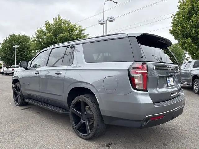 2022 Chevrolet Suburban 4WD RST