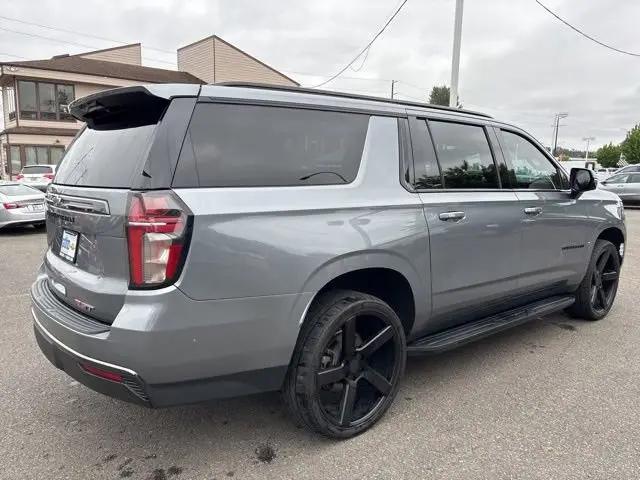 2022 Chevrolet Suburban 4WD RST