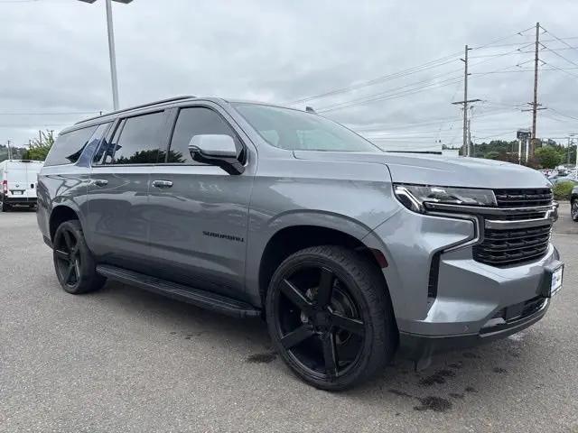 2022 Chevrolet Suburban 4WD RST