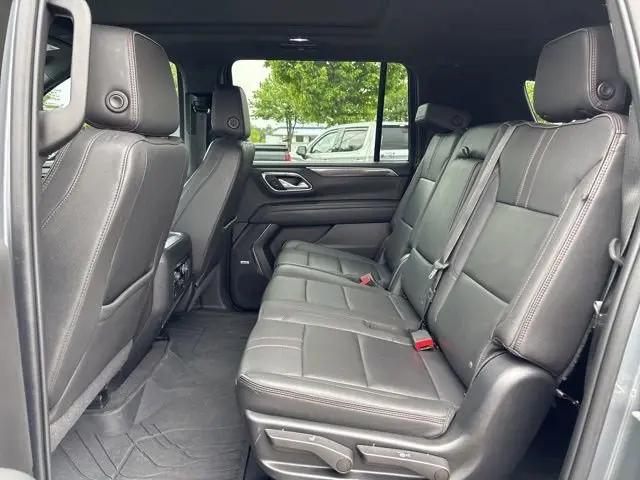 2022 Chevrolet Suburban 4WD RST