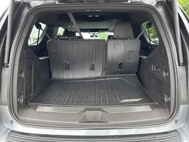 2022 Chevrolet Suburban 4WD RST