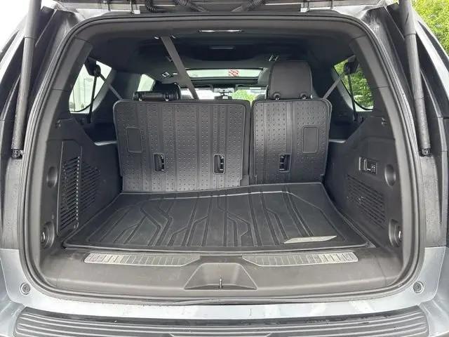 2022 Chevrolet Suburban 4WD RST
