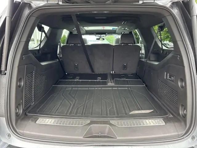 2022 Chevrolet Suburban 4WD RST