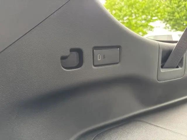 2022 Chevrolet Suburban 4WD RST