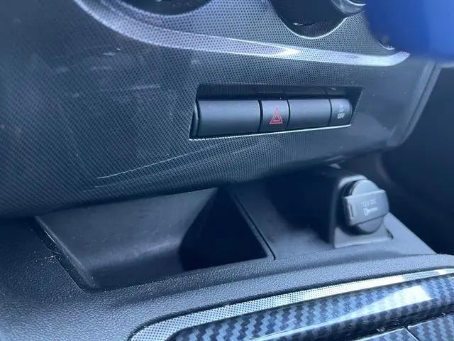 2011 Dodge Challenger Base