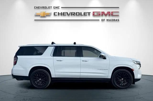 2023 Chevrolet Suburban 4WD Premier