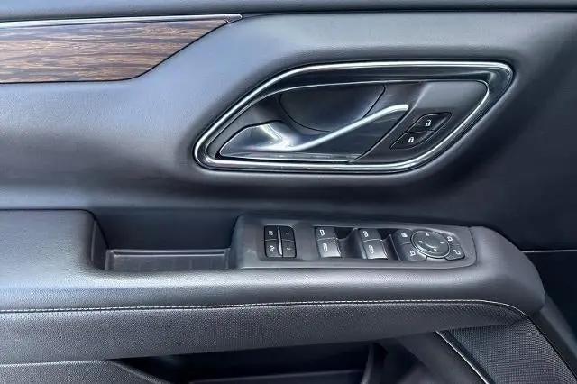 2023 Chevrolet Suburban 4WD Premier