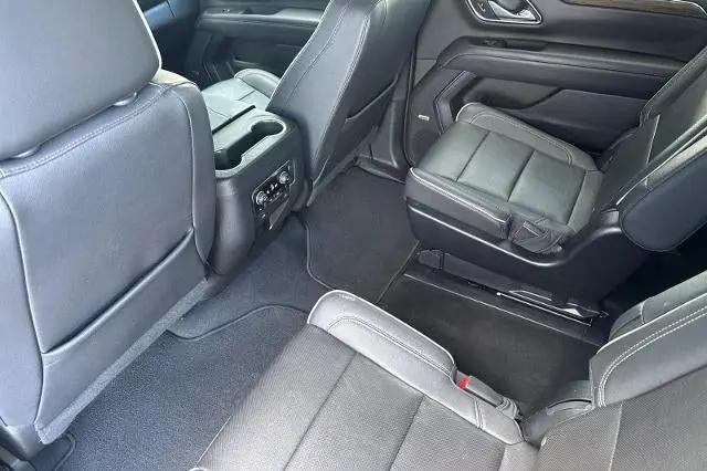 2023 Chevrolet Suburban 4WD Premier
