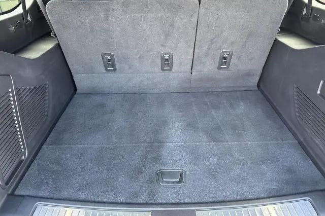 2023 Chevrolet Suburban 4WD Premier