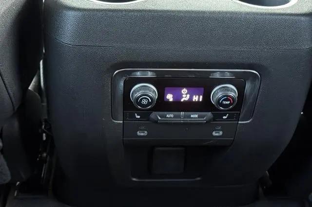 2023 Chevrolet Suburban 4WD Premier