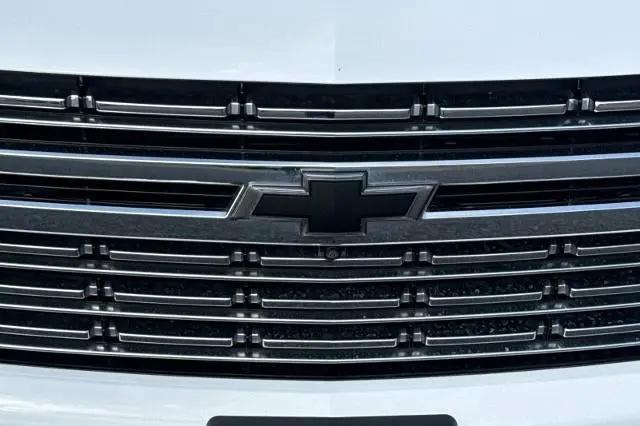 2023 Chevrolet Suburban 4WD Premier