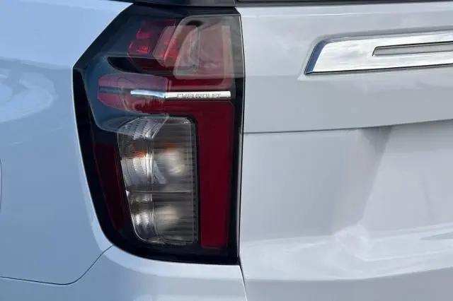 2023 Chevrolet Suburban 4WD Premier