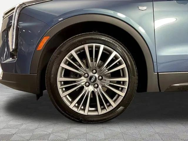 2025 Cadillac XT4 AWD Premium Luxury