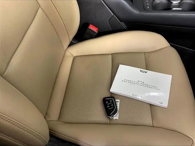 2025 Cadillac XT4 AWD Premium Luxury