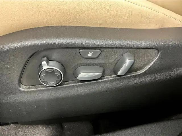 2025 Cadillac XT4 AWD Premium Luxury