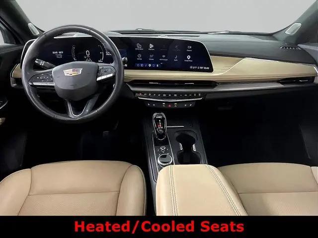 2025 Cadillac XT4 AWD Premium Luxury