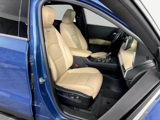 2025 Cadillac XT4 AWD Premium Luxury