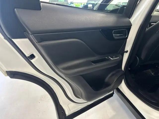 2019 Jaguar F-PACE 25t Premium