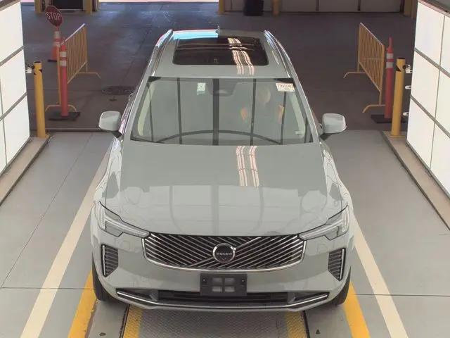 2025 Volvo XC90 B6 Plus 7-Seater
