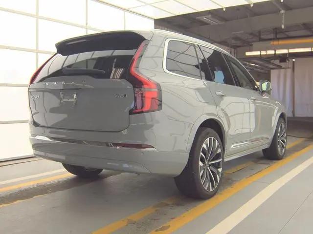 2025 Volvo XC90 B6 Plus 7-Seater