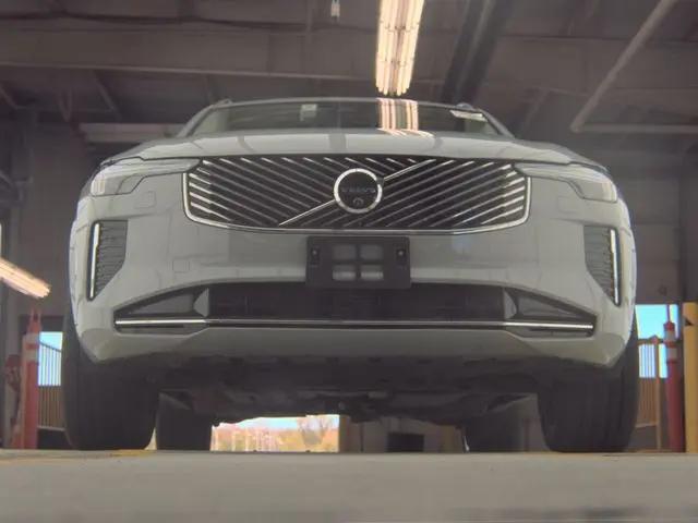 2025 Volvo XC90 B6 Plus 7-Seater