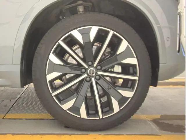 2025 Volvo XC90 B6 Plus 7-Seater