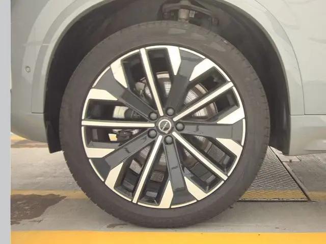 2025 Volvo XC90 B6 Plus 7-Seater
