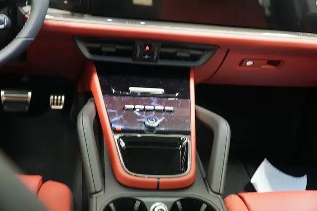 2026 Porsche Cayenne GTS