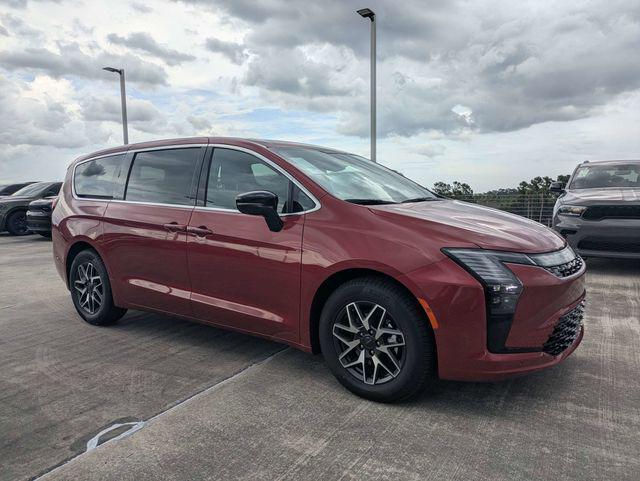 2027 Chrysler Pacifica PACIFICA LIMITED