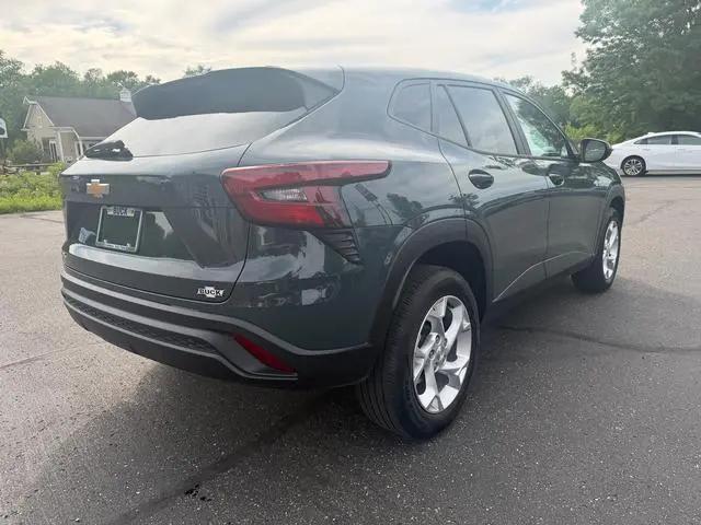 2025 Chevrolet Trax FWD LS