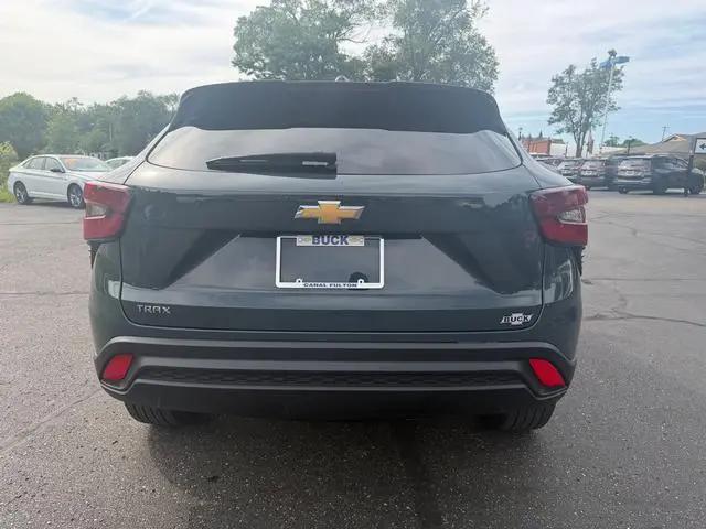 2025 Chevrolet Trax FWD LS