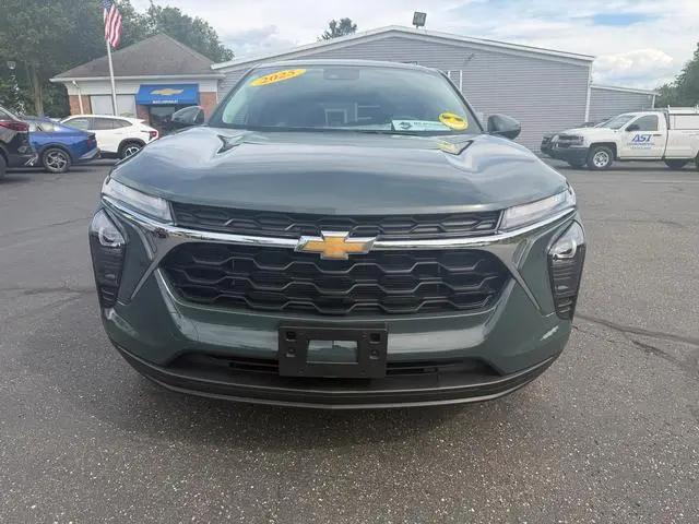2025 Chevrolet Trax FWD LS