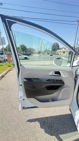 2019 Chrysler Pacifica Hybrid Touring Plus