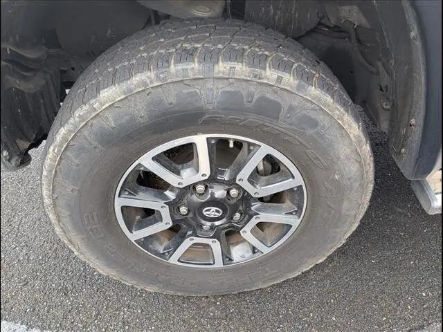 2017 Toyota Tundra SR5 5.7L V8